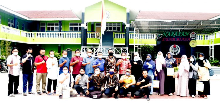Laksanakan PKM di SMK Harapan Stabat, Dosen Ilmu Komunikasi FISIP UMSU Dorong Peningkatan Wawasan Pemanfaatan Media Belajar Online bagi Guru