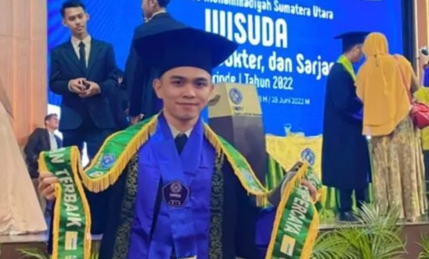Tamat 3,5 Tahun dengan IPK 3.9, Daffa dari FISIP Salah Satu Wisudawan Terbaik UMSU